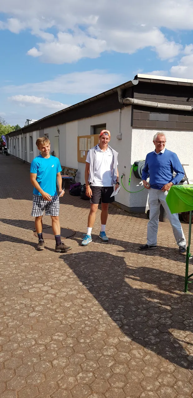 Impression vom Vereinsleben des TC Grün-Weiß Elz