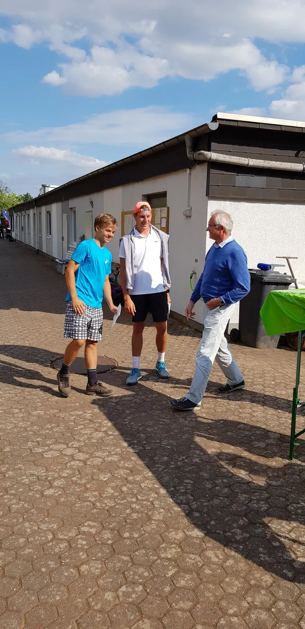 Impression vom Vereinsleben des TC Grün-Weiß Elz